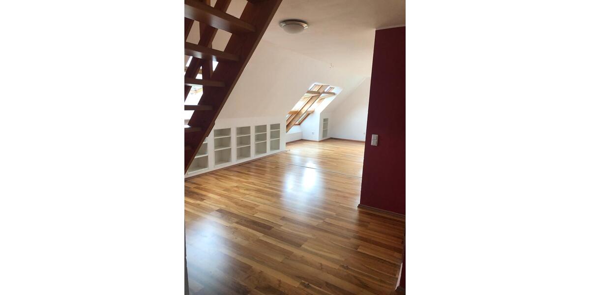 Helle, offene Dachgeschosswohnung in Gevelsberg zu vermieten 3 zimmer