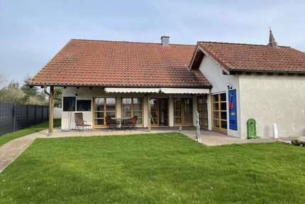 Haus zum Mieten in Monheim 2.300 € 154 m² 4 zimmer