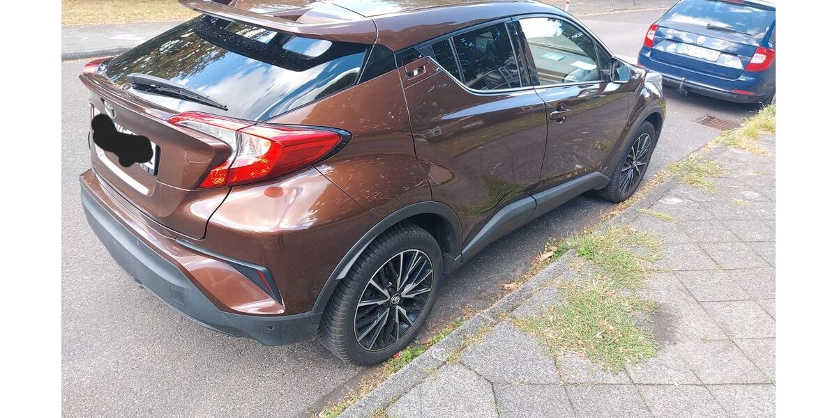 Toyota C-HR 83.000 km 16.900 € Düsseldorf 40239