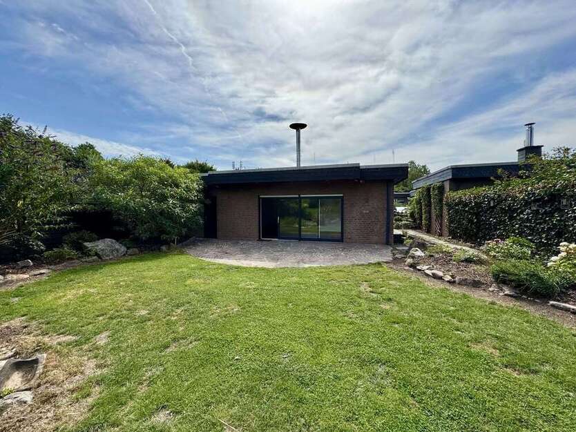 Haus zum Mieten in Neuss 2.150 € 180 m²