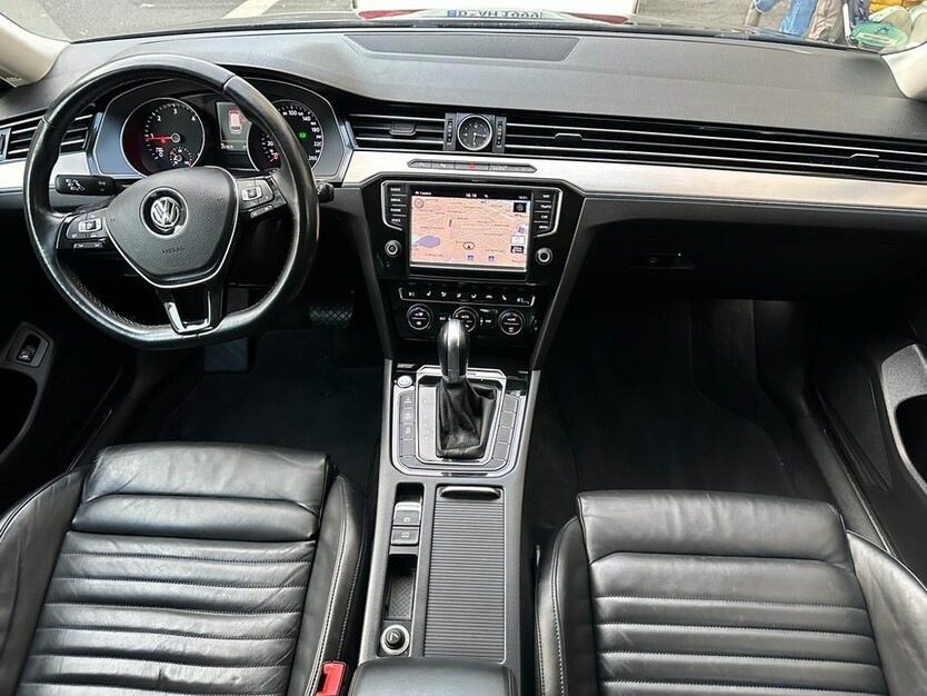 VW Passat 272.749 km 11.800 € Düsseldorf 40213
