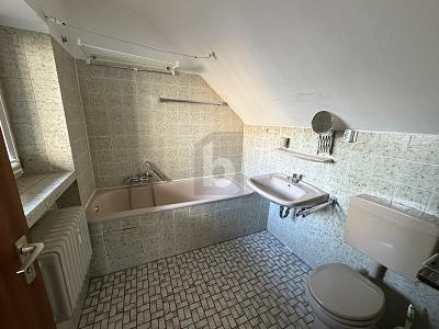 KOMPAKT, HELL UND KOMFORTABEL - Dachgeschoßwohnung Düsseldorf Stadtbezirk 3 | Angebot:26993990