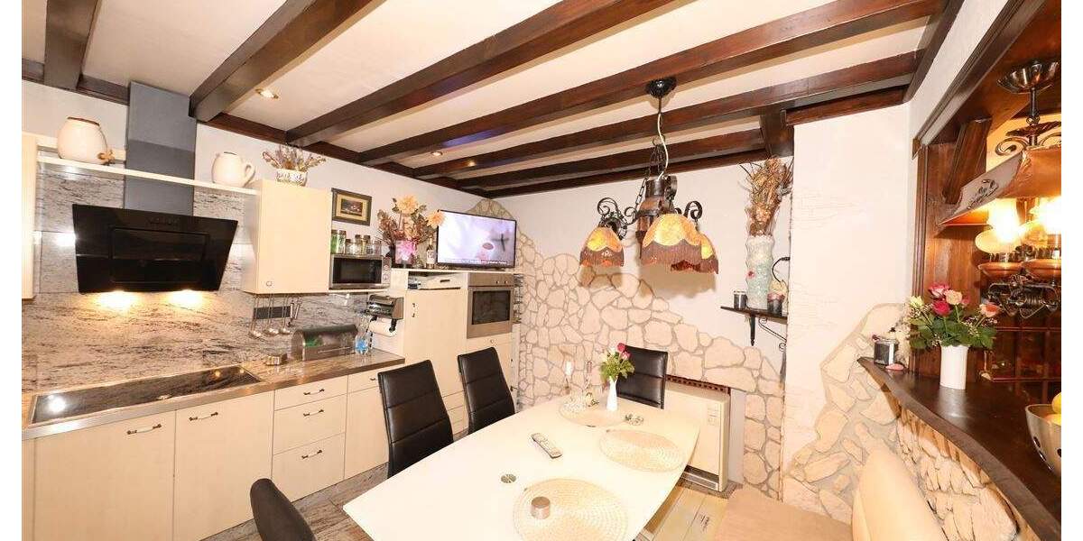 Reihenmittelhaus Düsseldorf Lierenfeld - 3 Zimmer, 130 m&sup2;, 425.000&euro; | Angebot:25631739