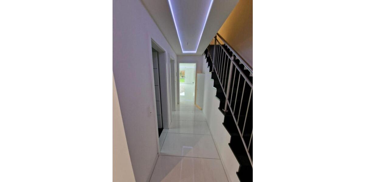 Einfamilienhaus Bergisch Gladbach Gronau - 4 Zimmer, 135 m&sup2;, 2.200&euro; | Angebot:26248135