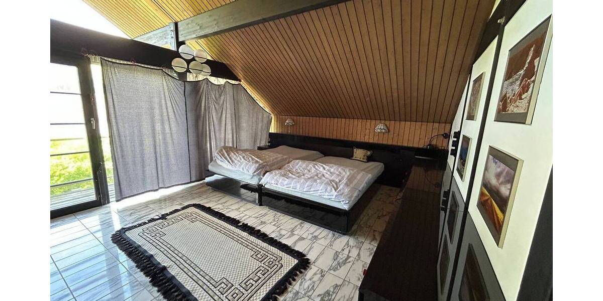 Charmantes Einfamilienhaus (HUF HAUS) mit Doppelgarage, Außenpool und Keller in ruhiger Wohnlage! 7 zimmer