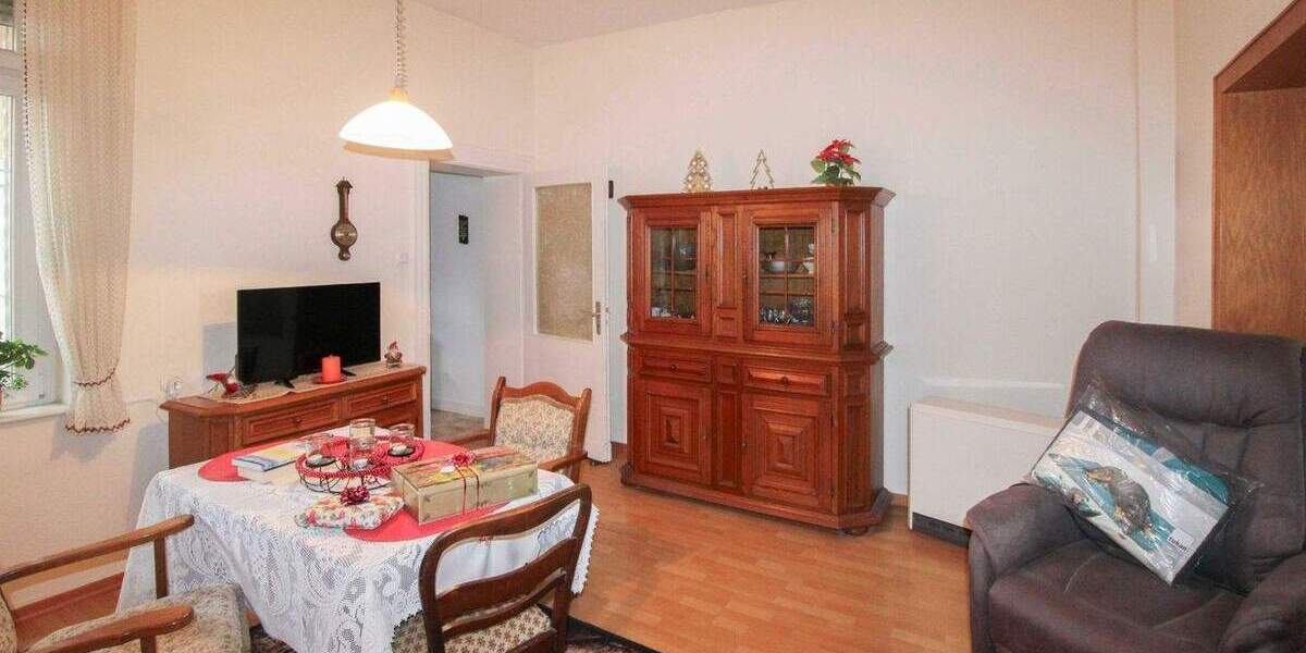 Haus sucht Handwerker: Sanierungsbedürftiges Einfamilienhaus in Dormagen-Delrath mit Ausbaupotential 8 zimmer