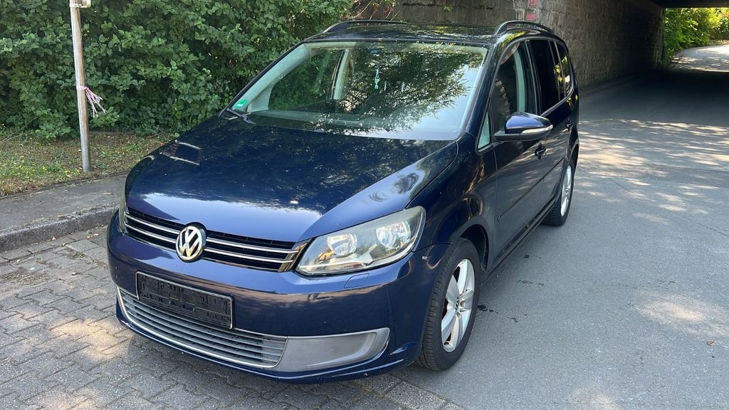 VW Touran 191.000 km 5.399 &euro; Wetter Ruhr 58300