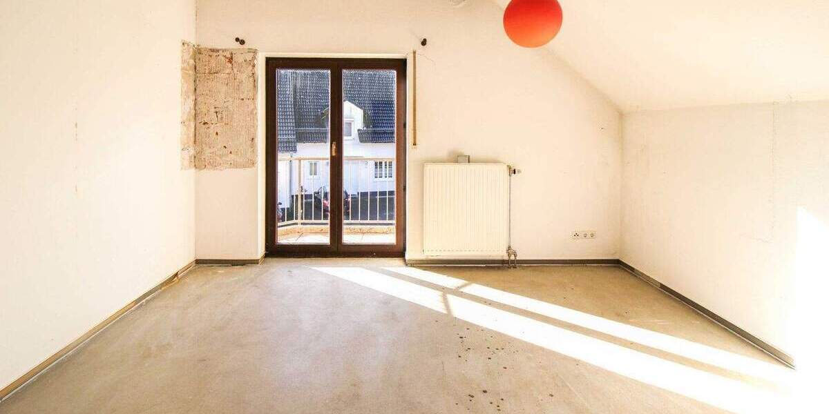 Aufgeteiltes Wohn- und Bürohaus in Sackgassenlage mit Tiefgarage und großem Naturgarten 1 zimmer