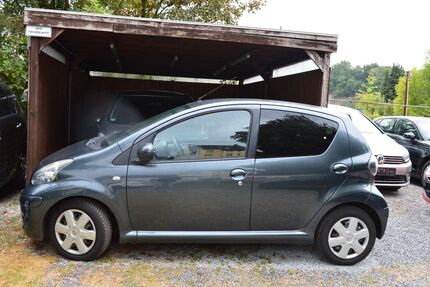 Toyota Aygo (X) 84.000 km 3.399 &euro; Wuppertal 42279