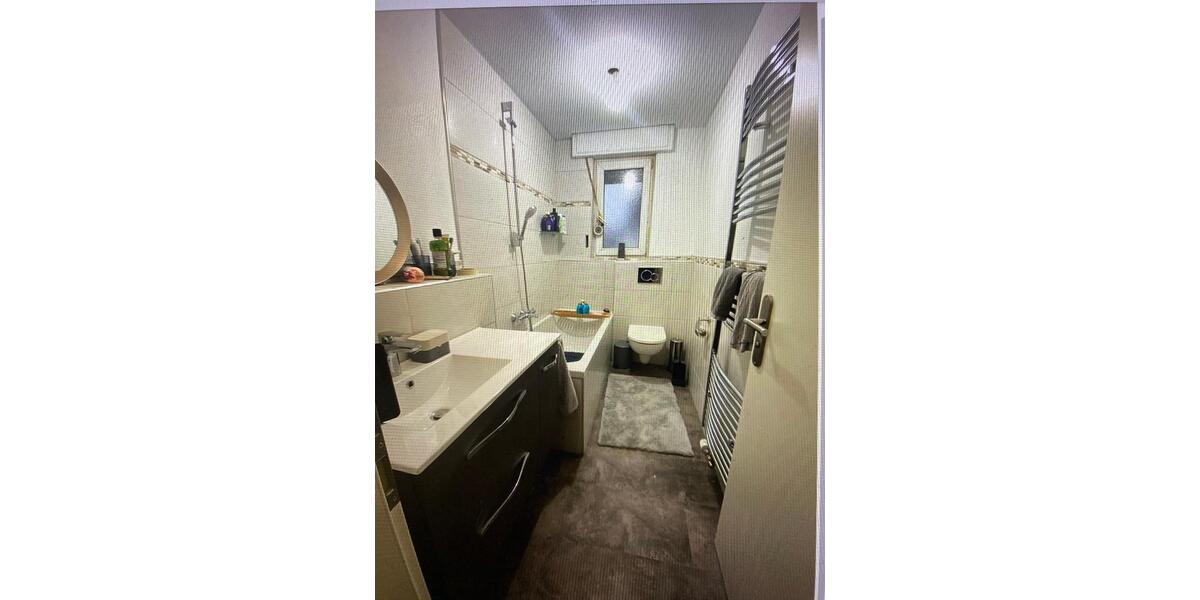 Etagenwohnung Solingen Mitte - 4 Zimmer, 113 m&sup2;, 1.100&euro; | Angebot:25642599