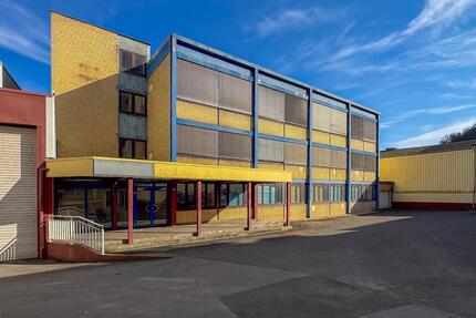 GEWERBEKOMPLEX – 420 m² – STELLPLÄTZE – AUFZUG zimmer