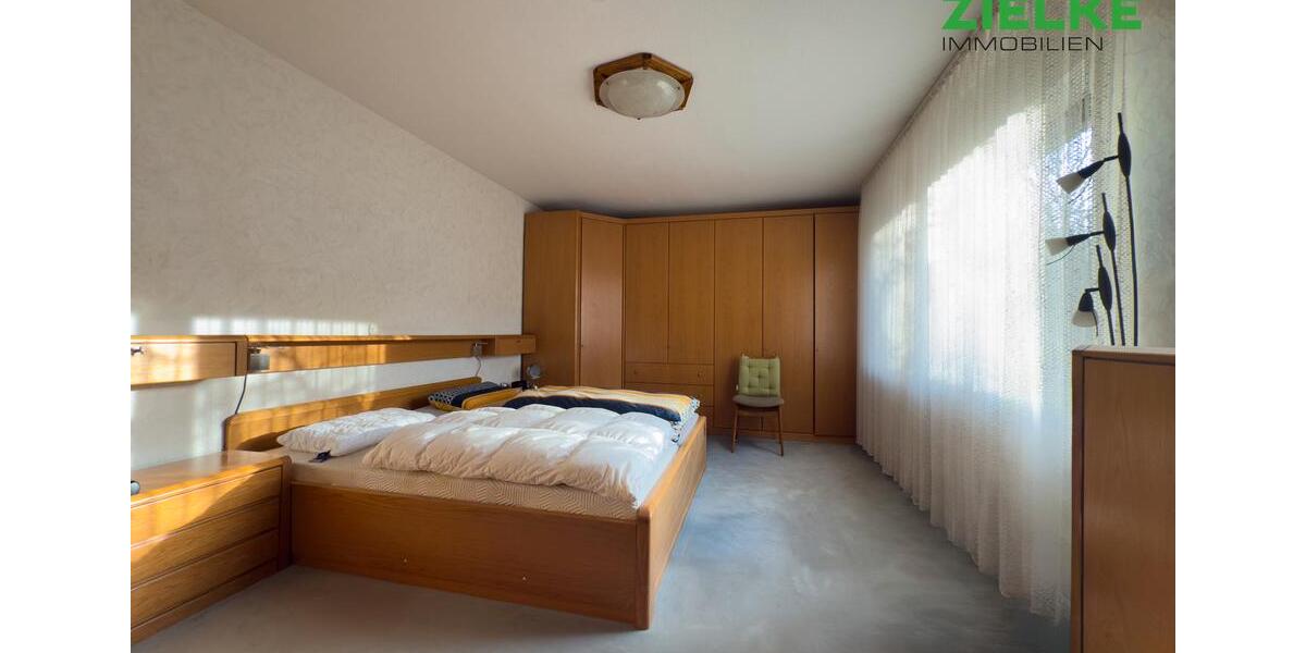 Erdgeschoßwohnung Erkrath - 5 Zimmer, 204 m&sup2;, 1.800&euro; | Angebot:24410004