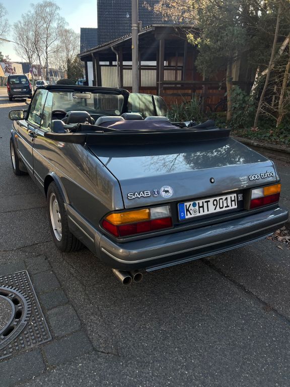 900