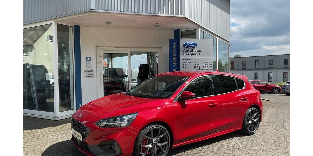 Ford Focus 42.659 km 27.490 &euro; Remscheid 42855