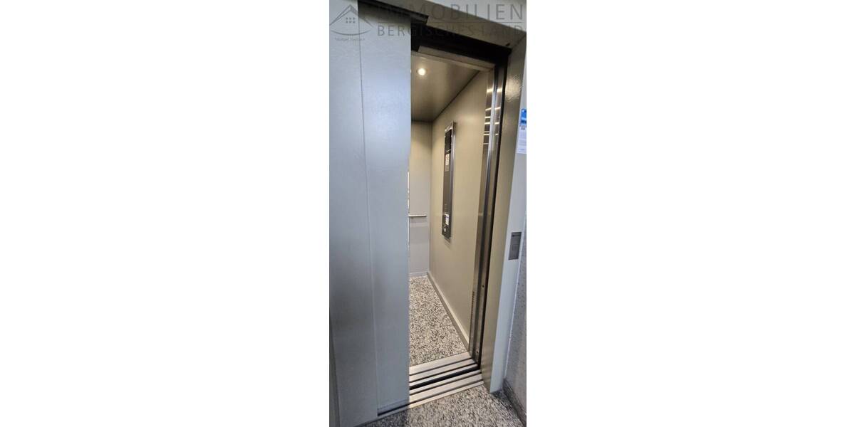 Etagenwohnung Hückeswagen Innenstadt - 2 Zimmer, 60 m&sup2;, 260.000&euro; | Angebot:26106199