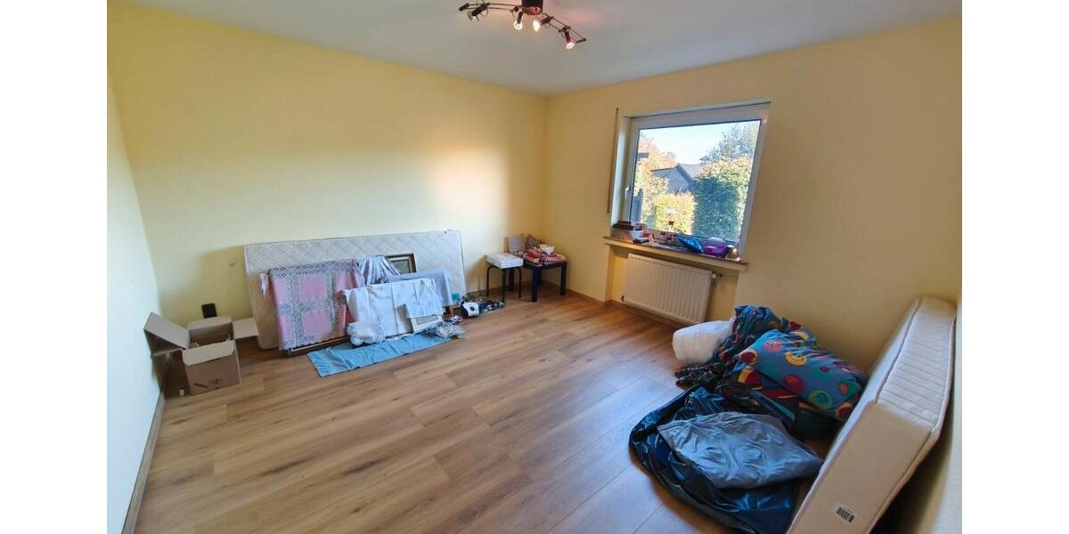 Provisionsfrei - großzügiges Einfamilienhaus mit Einliegerwohnung 8 zimmer