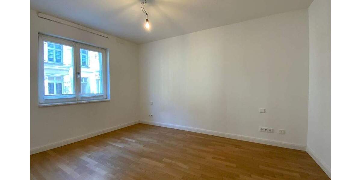 Etagenwohnung Düsseldorf Altstadt - 2 Zimmer, 62 m&sup2;, 1.000&euro; | Angebot:25664634