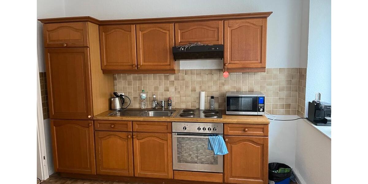 Zunächst Bewerberstopp! Biete helle 1 ZKB möbliert 1 zimmer