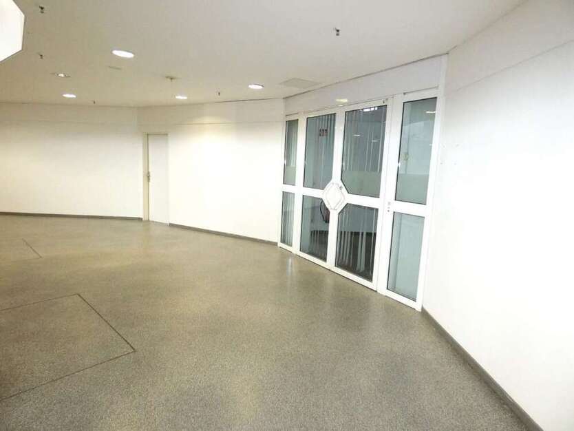 Büro in Düsseldorf 5.040 € 315 m²