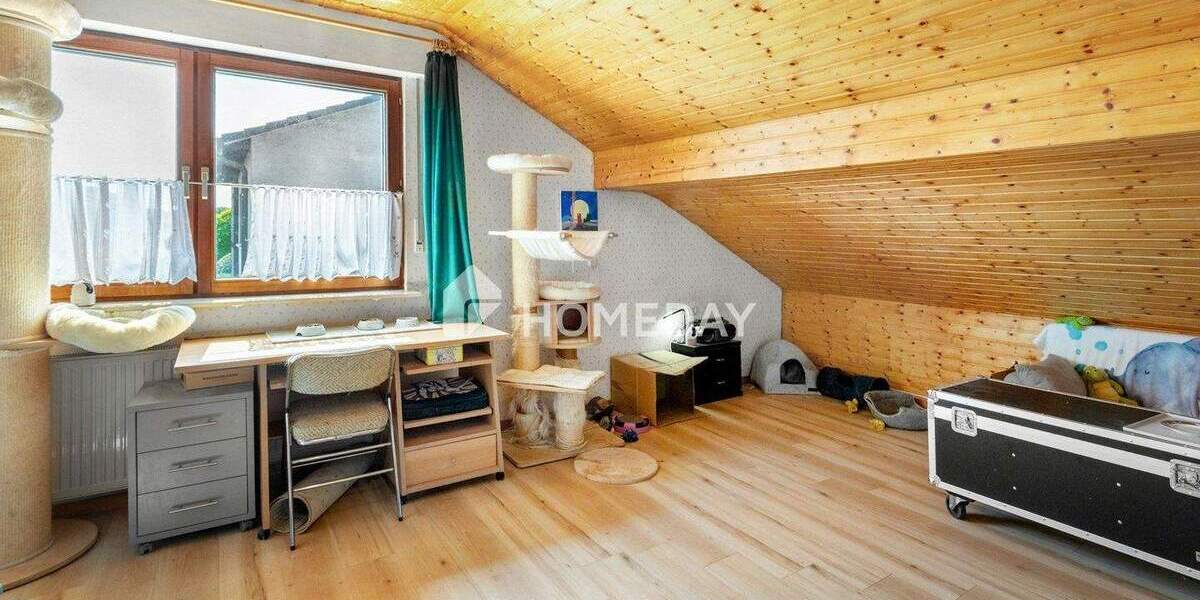 Modernisiertes Einfamilienhaus mit separater Einliegerwohnung und großem Grundstück 7 zimmer