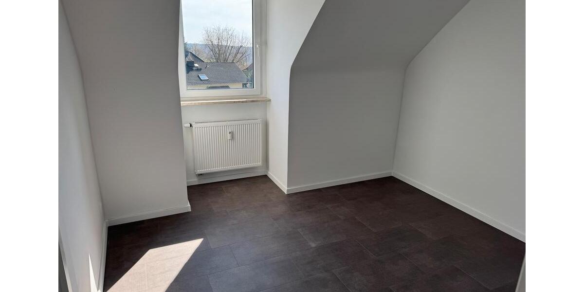 Maisonettenwohnung Bergisch Gladbach Gronau - 6 Zimmer, 120 m&sup2;, 1.600&euro; | Angebot:26532292