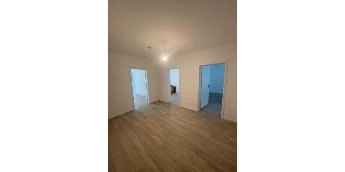 Etagenwohnung Düsseldorf Stadtmitte - 4 Zimmer, 120 m&sup2;, 737&euro; | Angebot:25718233