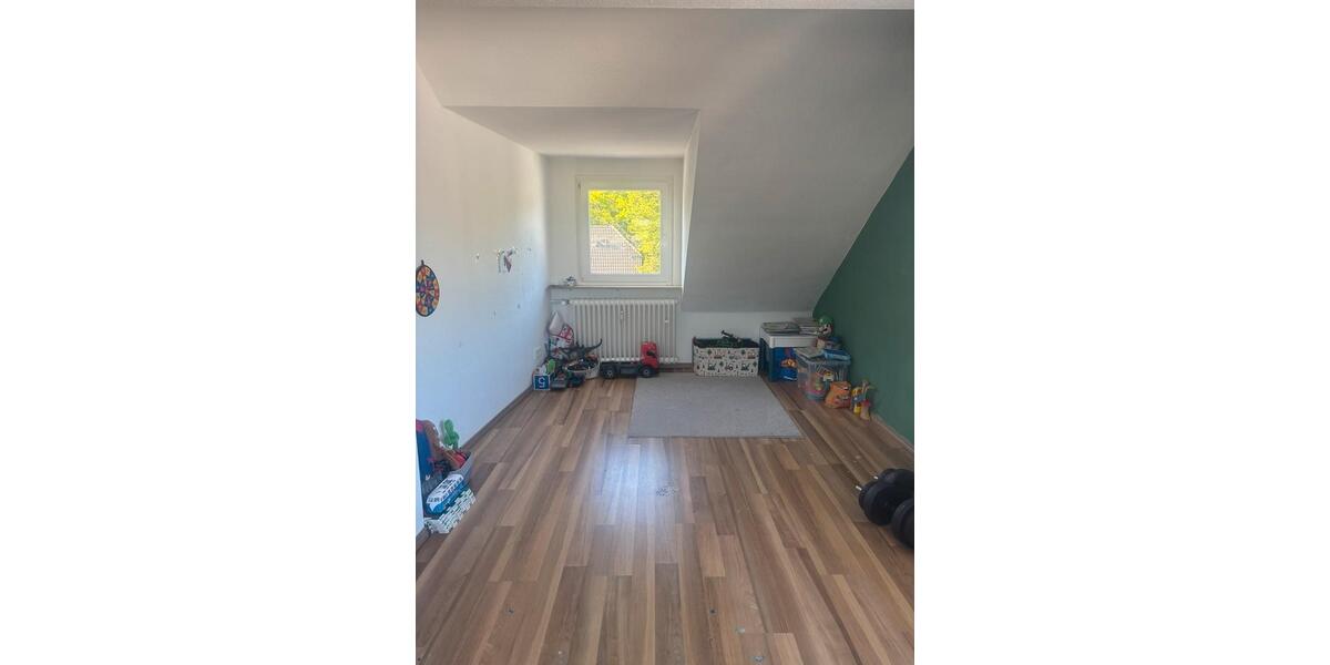 Dachgeschoßwohnung Bergisch Gladbach Gronau - 3 Zimmer, 63 m&sup2;, 850&euro; | Angebot:26271488