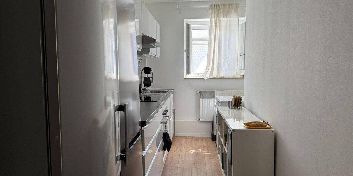 Etagenwohnung Düsseldorf Unterbilk - 3 Zimmer, 90 m&sup2;, 1.810&euro; | Angebot:26874110