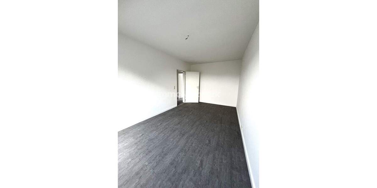 Gepflegtes und vermietetes Wohn- und Geschäftshaus in zentraler Lage zimmer