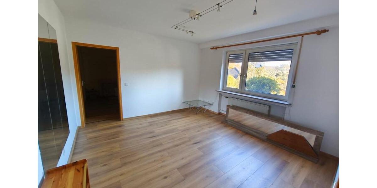 Provisionsfrei - großzügiges Einfamilienhaus mit Einliegerwohnung 8 zimmer