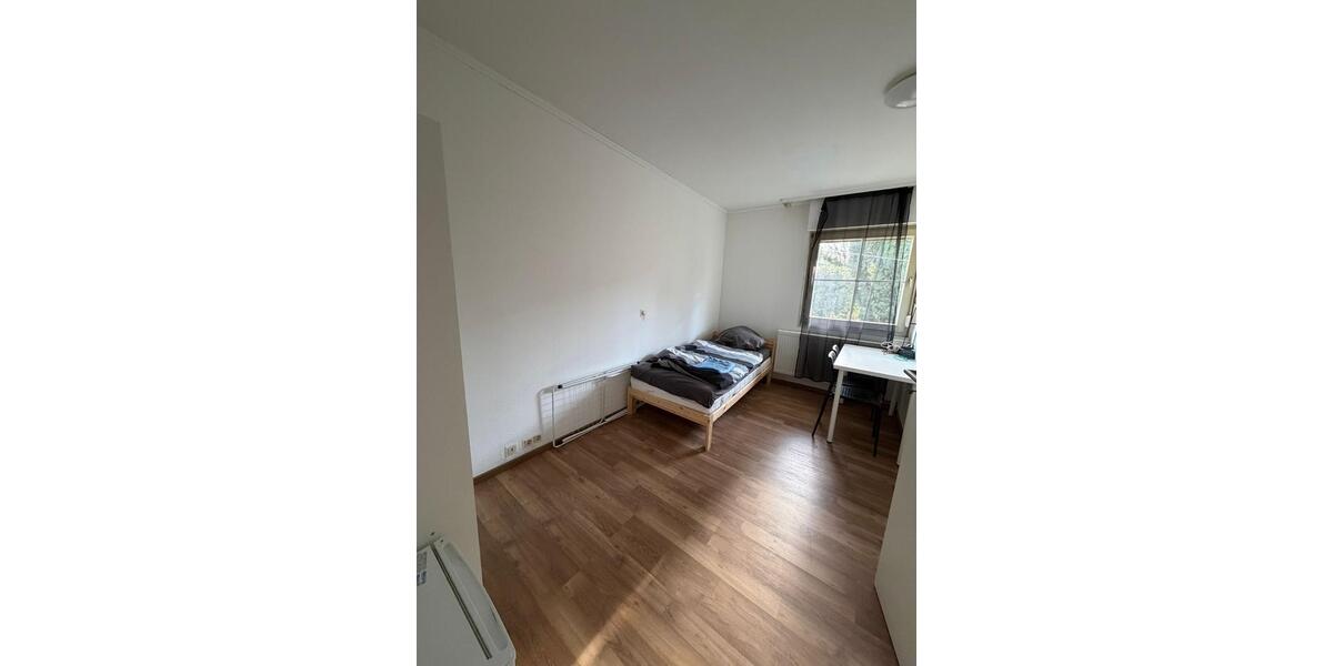 Erdgeschoßwohnung Leverkusen Bergisch Neukirchen - 7 Zimmer, 160 m&sup2;, 3.000&euro; | Angebot:25616673