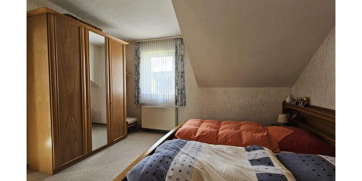 Geborgen wohnen im Schieferkleid – Ankommen und Zuhause sein - freistehendes Einfamilienhaus mit Garten und Garage 3 zimmer