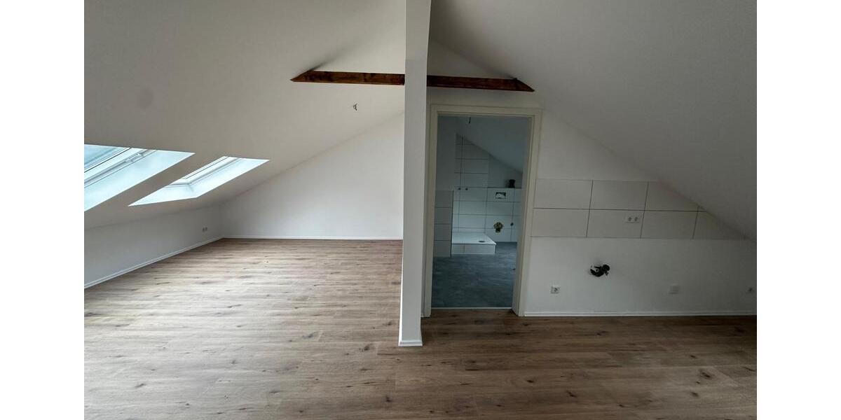 Dachgeschoßwohnung Wuppertal Arrenberg - 1 Zimmer, 43 m&sup2;, 389&euro; | Angebot:25755288