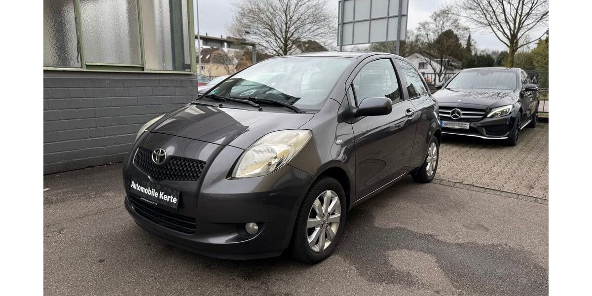 Toyota Yaris 188.000 km 2.490 &euro; Leverkusen 51373