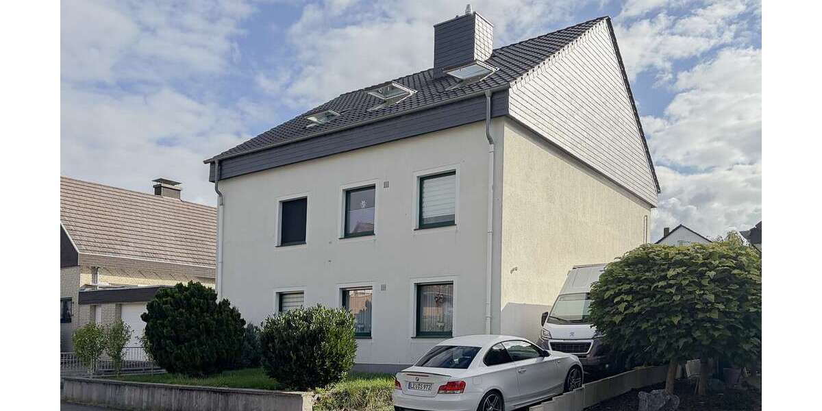 Etagenwohnung Leverkusen Schlebusch - 3 Zimmer, 80 m&sup2;, 680&euro; | Angebot:27445896