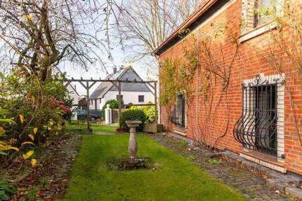 Haus Schalksmühle - 7 Zimmer, 298 m&sup2;, 380.000&euro; | Angebot:26885085