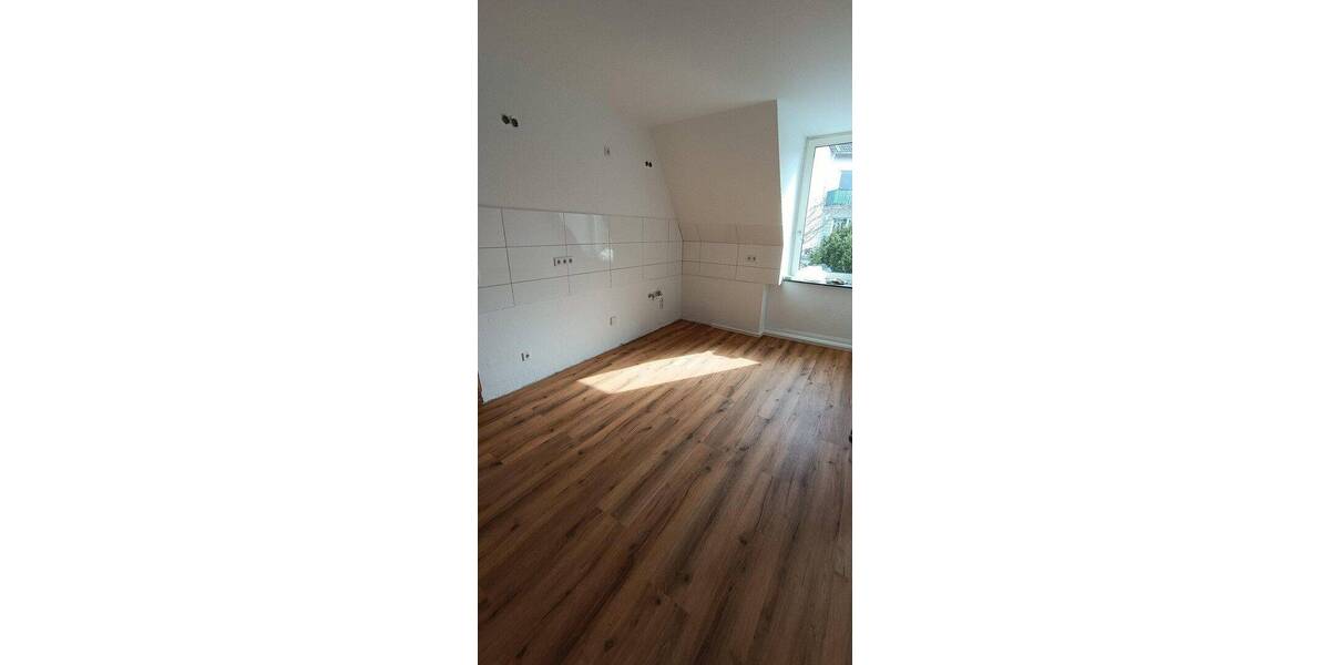 Etagenwohnung Wuppertal Barmen - 4 Zimmer, 100 m&sup2;, 880&euro; | Angebot:26897645
