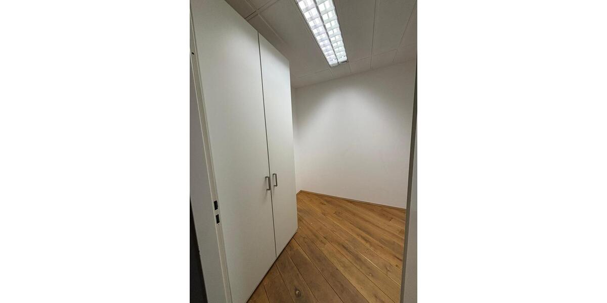 Büro in Düsseldorf Grafenberger Allee zimmer