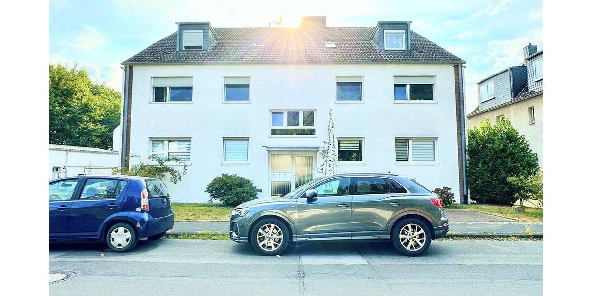 Voll vermietetes 6-Parteien-Haus mit 11-Garagen in guter Lage und Hinterland-Baupotenzial zimmer