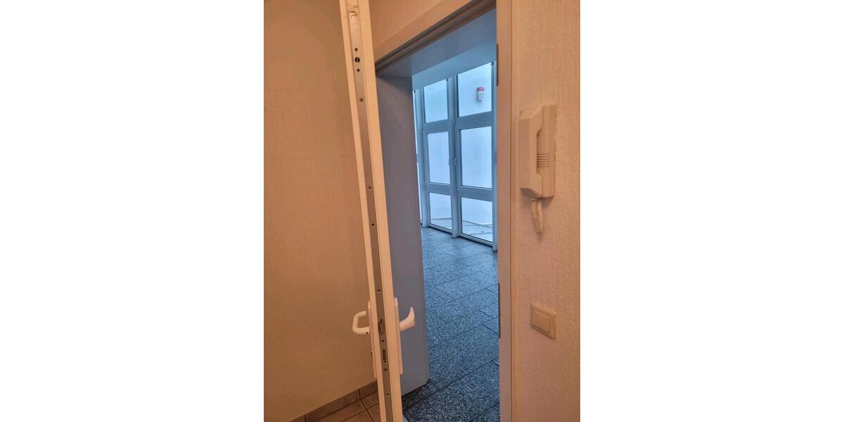 Helle, zentrale Eigentumswohnung mit Aufzug 2 zimmer