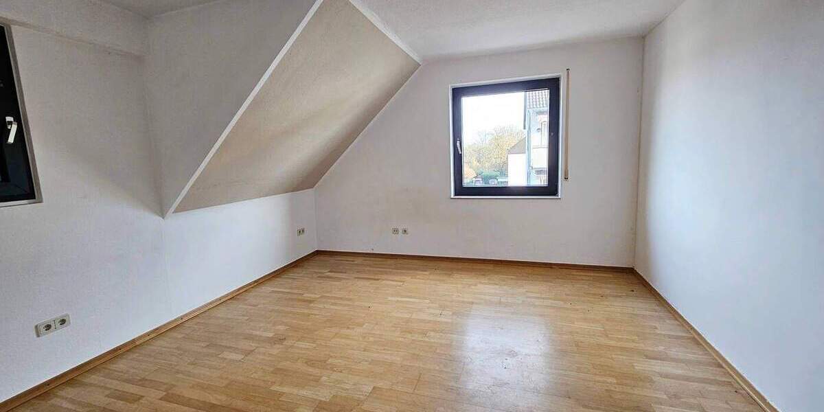 Mehrfamilienhaus, Wohnhaus Leverkusen / Lützenkirchen Quettingen - 8 Zimmer, 234 m&sup2;, 649.000&euro; | Angebot:25679035