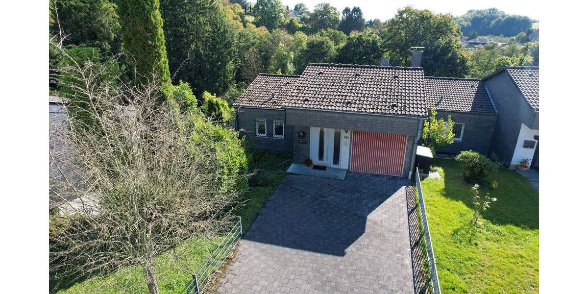 Gepflegtes Einfamilienhaus mit Garage und traumhaftem Grundstück in Leverkusen- Lützenkirchen 4 zimmer