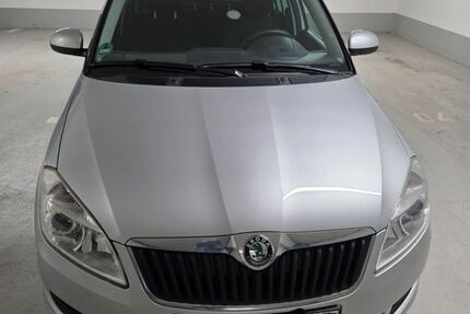 Skoda Fabia 137.500 km 4.500 &euro; Düsseldorf 40472