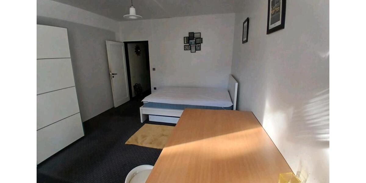 Möblierte WG Zimmer ruhig, aber zentral 5 zimmer