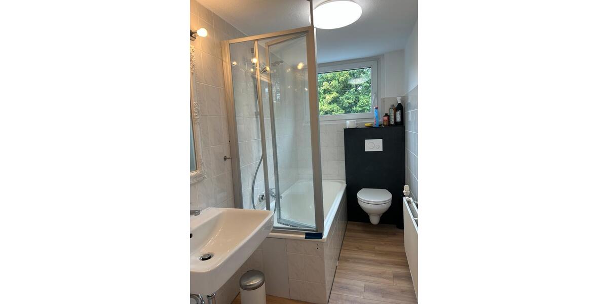 Dachgeschoßwohnung Wermelskirchen - 4 Zimmer, 95 m&sup2;, 650&euro; | Angebot:26459040