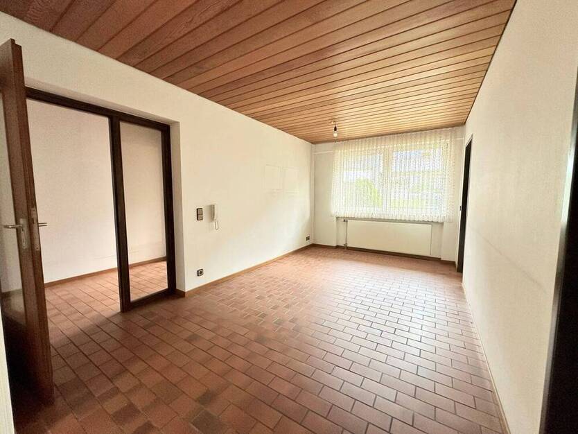 Familienfreundliches Reihenendhaus: 4 SchlafZimmer, Garten, Garage mit viel Platz & Potenzial