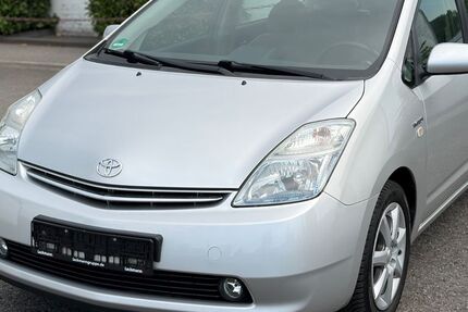 Toyota Prius 95.000 km 5.900 &euro; Düsseldorf - Bezirk 8 40231