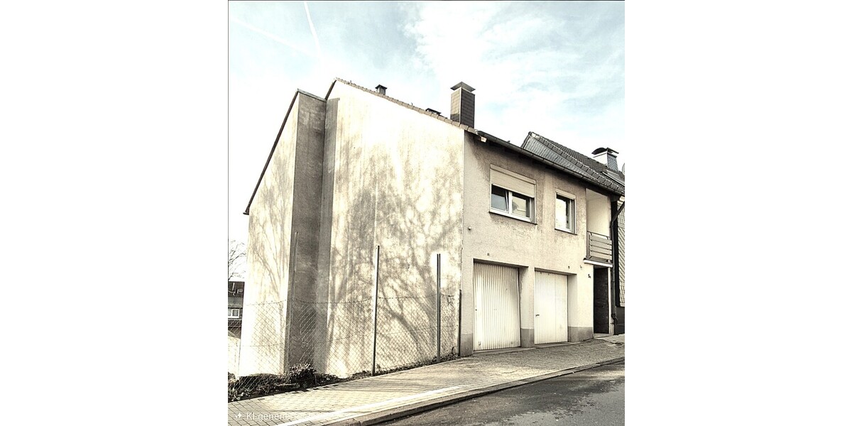 Große 4,5 Zi. Etagenwohnung mit Balkon (Nähe Stadtpark 4 zimmer