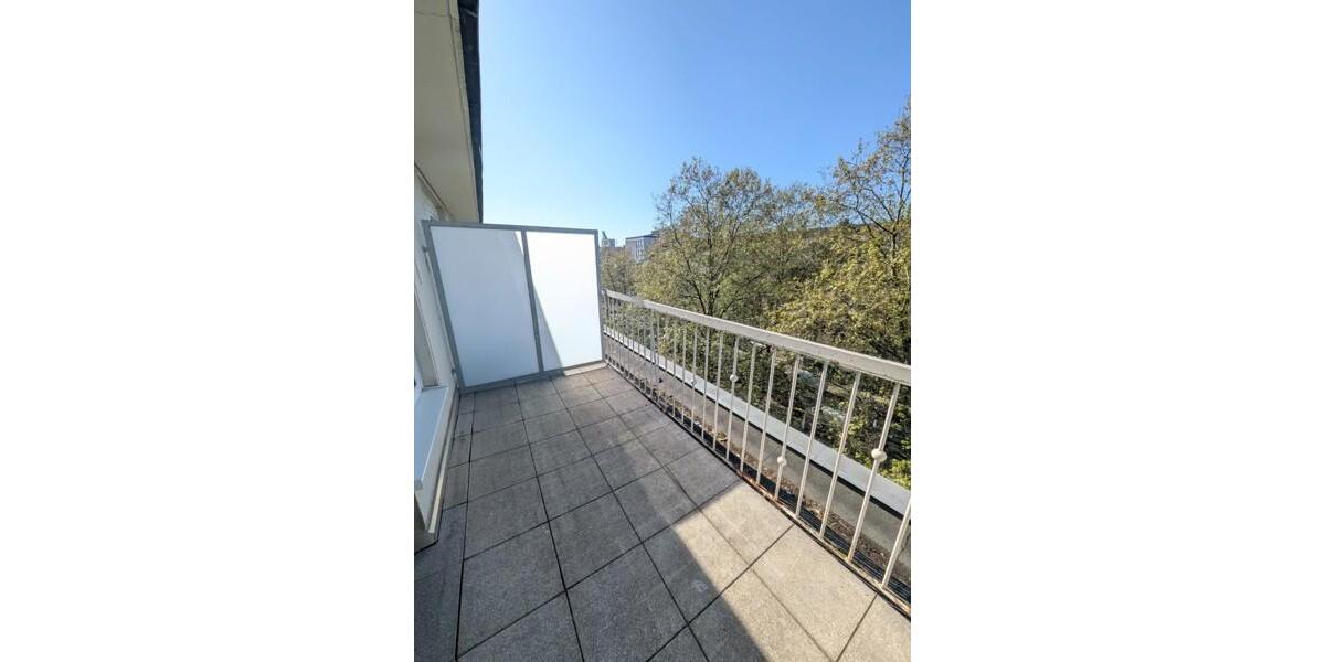 Etagenwohnung Düsseldorf Stadtmitte - 2 Zimmer, 72 m&sup2;, 879&euro; | Angebot:25905023