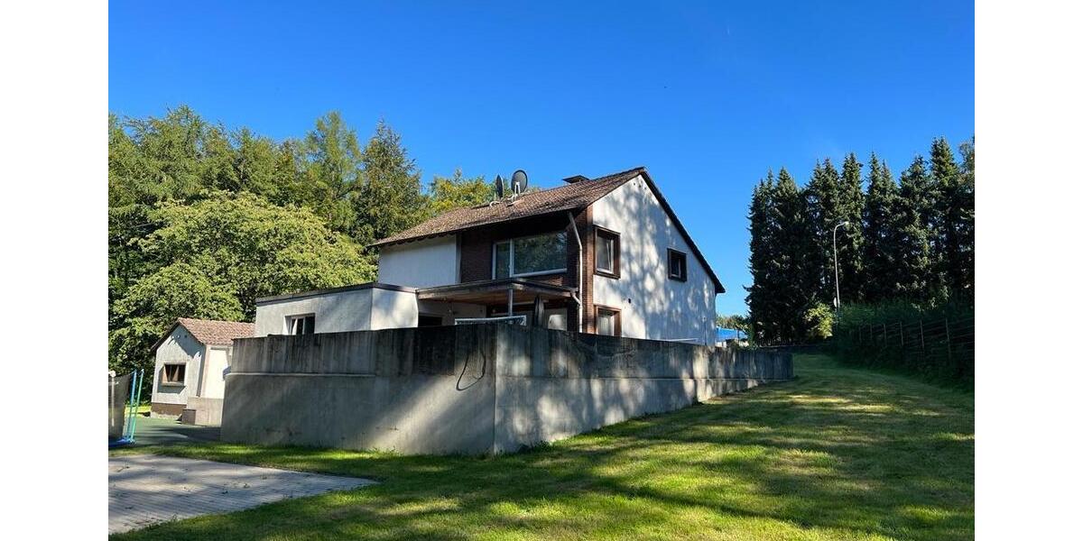 Freistehendes Einfamilienhaus mit Großen Grundstück 5 zimmer